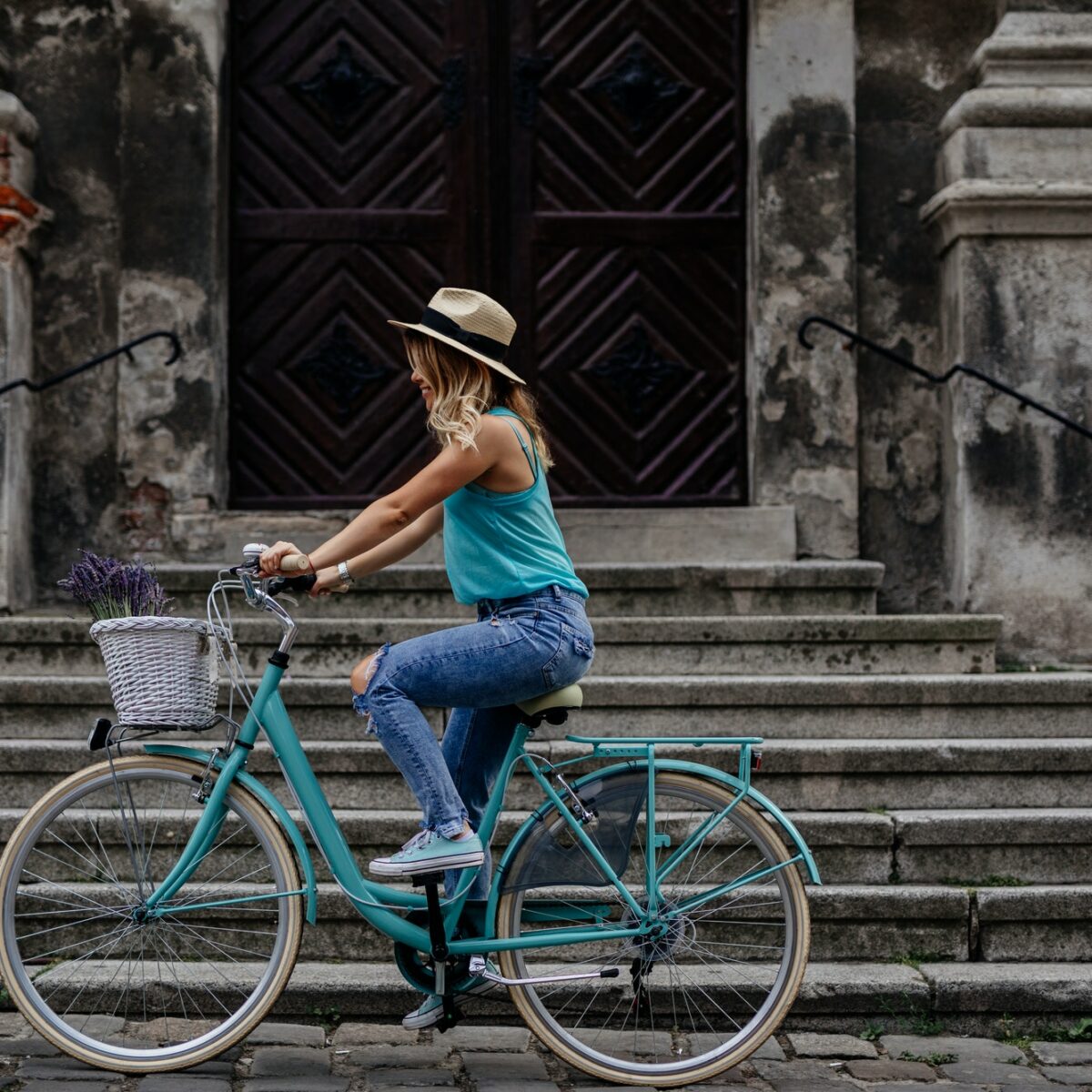 City tour by bike