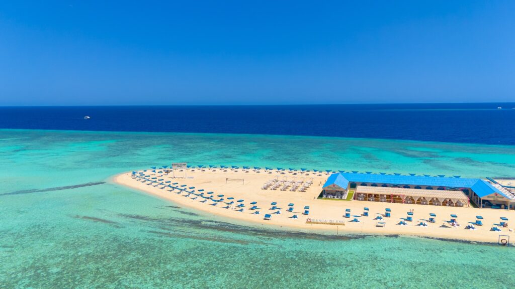 BIANKA ISLAND – UTOPIA DAY TRIP